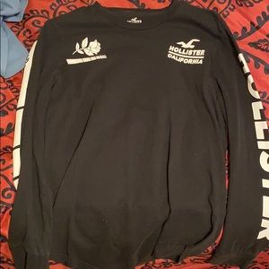 a black hollister shirt